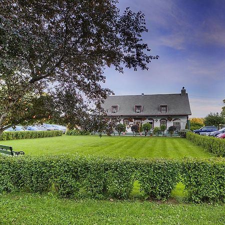 Auberge Baker Chateau Richer Exterior photo