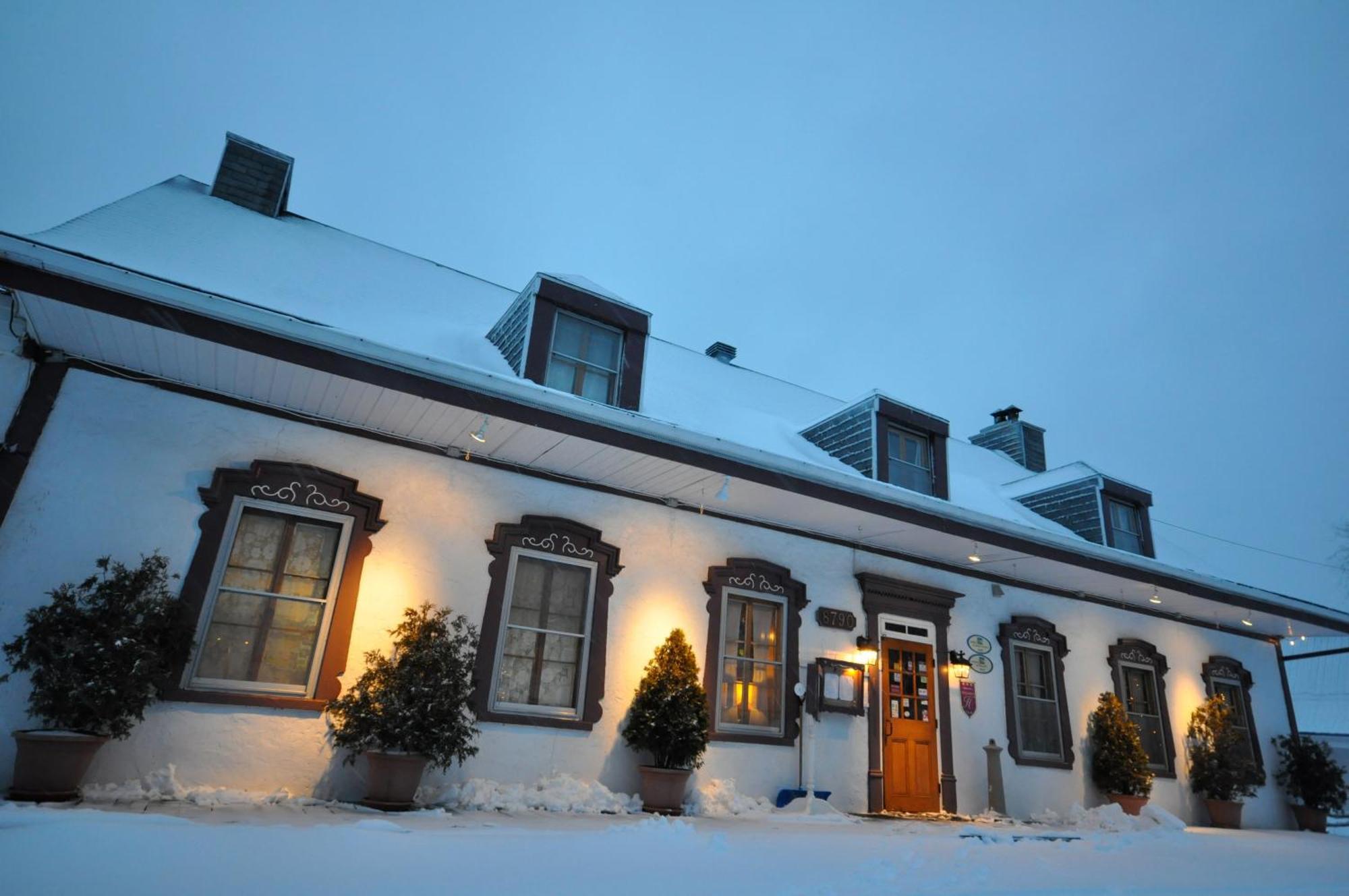 Auberge Baker Chateau Richer Exterior photo