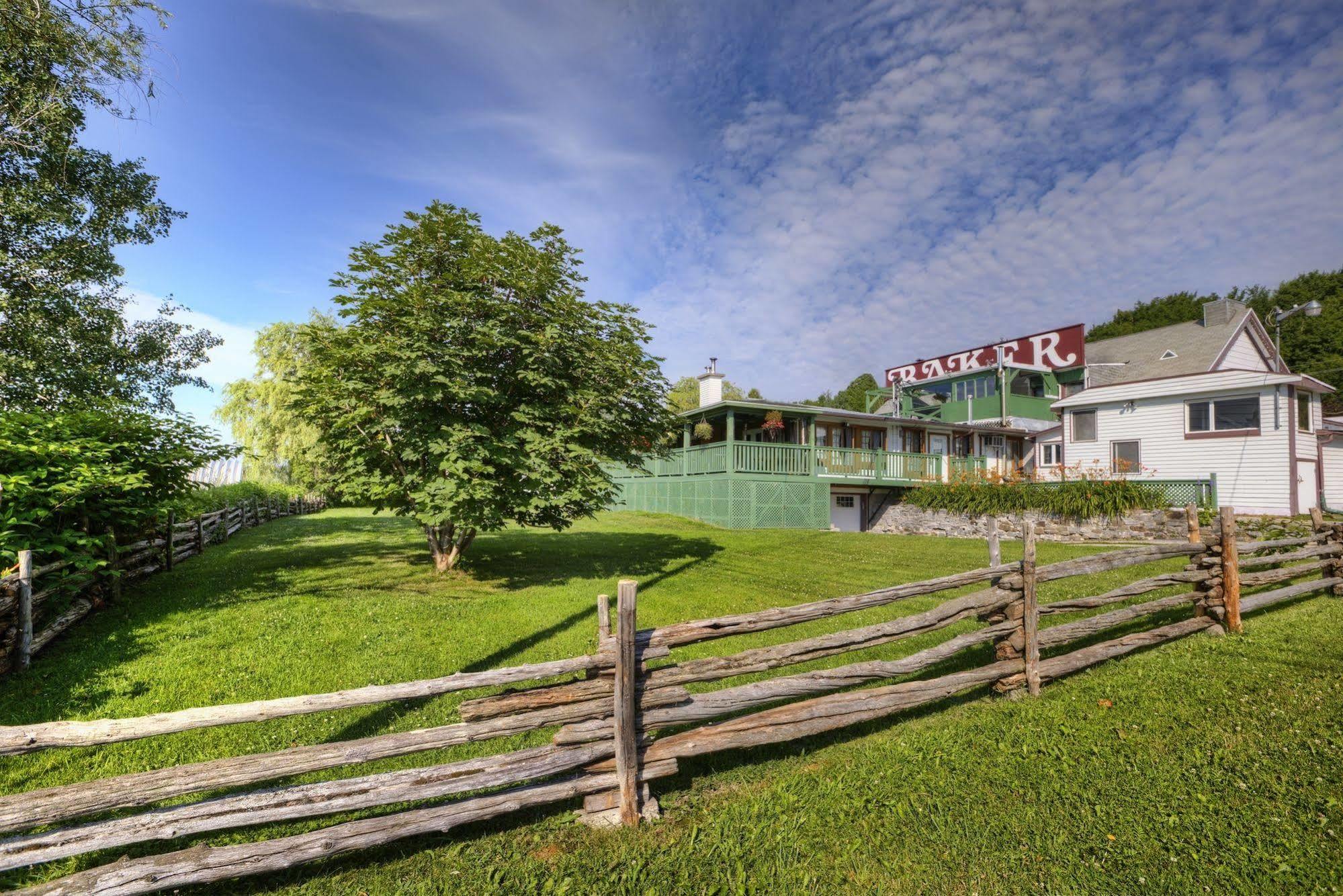 Auberge Baker Chateau Richer Exterior photo